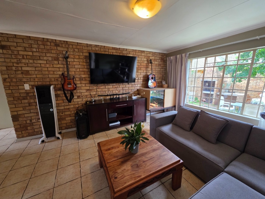 2 Bedroom Property for Sale in Heuwelsig Free State